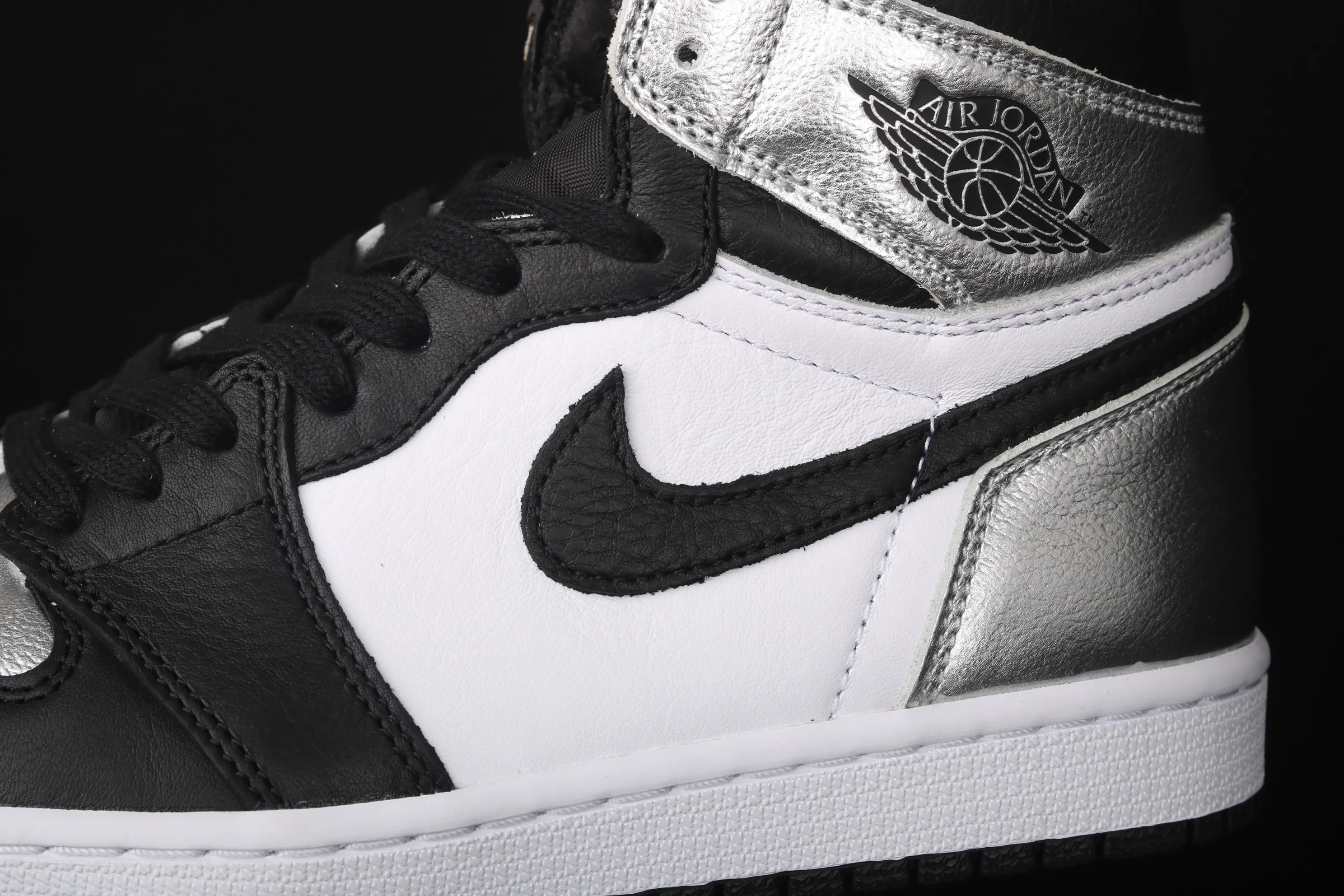All categories Air Jordan Jordan series basketball shoes Air Jordan 1 High Air Jordan 1 High OG Wmns "Silver Toe" AJ1 Joe 1 metallic black silver silver toe CD0461-001